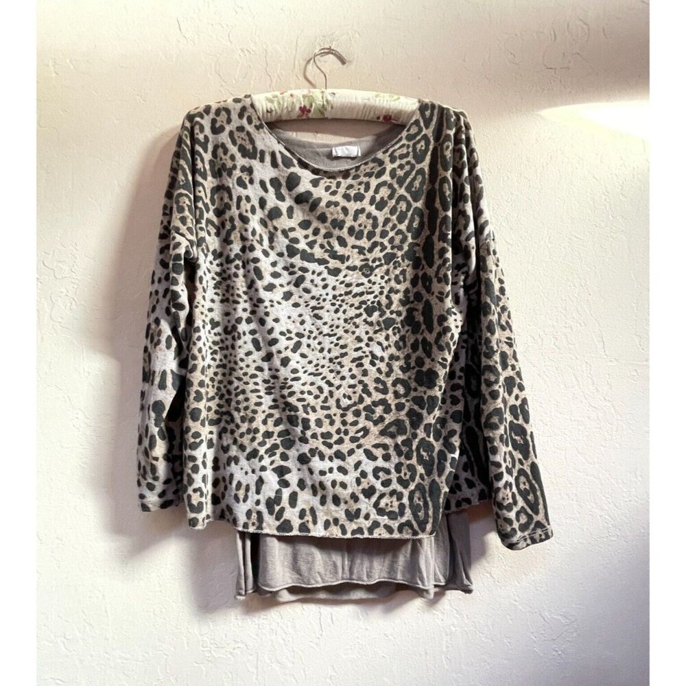 Scandal Womens Two-Piece Long Sleeve Top/Tank Set Animal Print Black/Brown Italy
